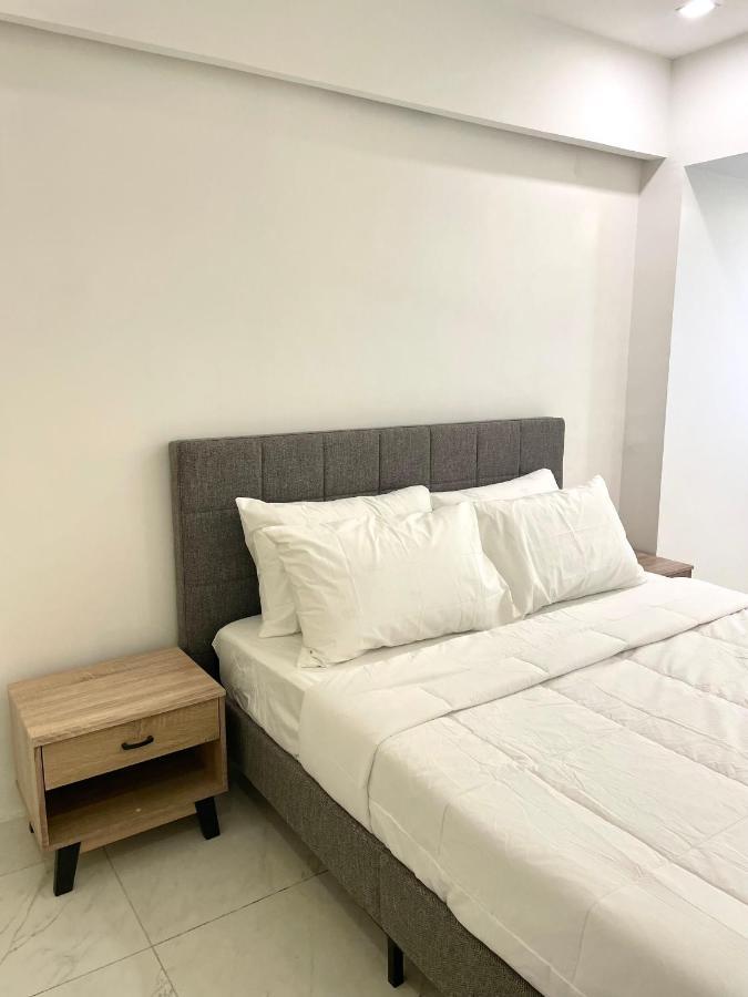Burgundy Guest Suite Manila Eksteriør bilde